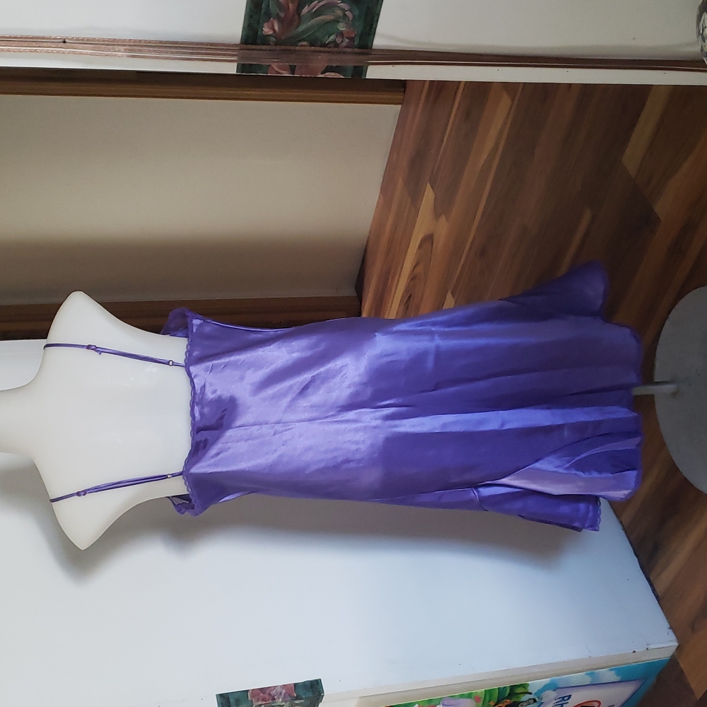 HOST PICK. NWOT Vintage Petra Fashions Nighty - Picture 2 of 4